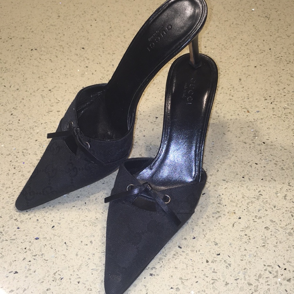 Gucci pumps